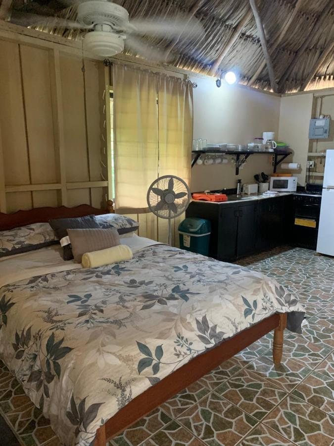 Heavens Gate Beach Bungalows Vila Placencia Exterior foto